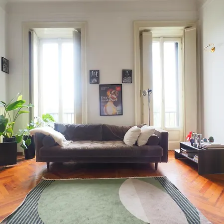 Location Cavour Mediolan